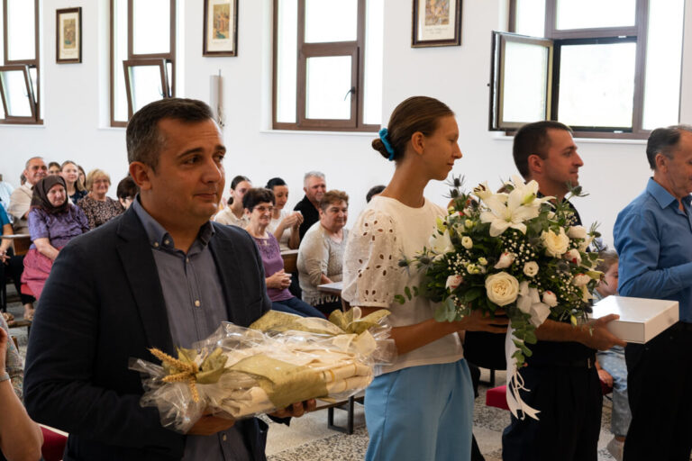 Ispracaj Zupnika Tomislava Dokoze u Srednjem Lipovcu