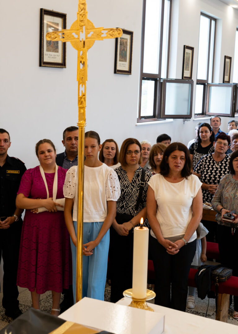 Ispracaj Zupnika Tomislava Dokoze u Srednjem Lipovcu