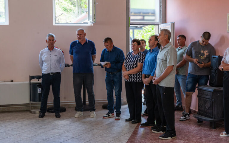 Ispracaj Zupnika Tomislava Dokoze u Srednjem Lipovcu