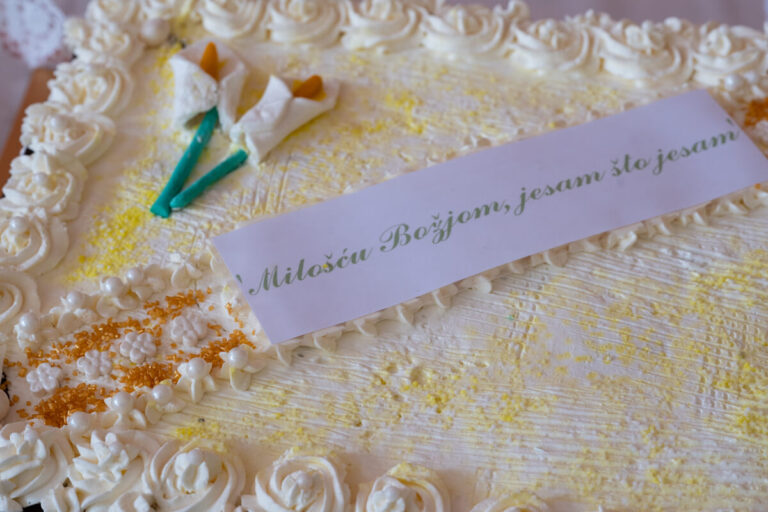 Ispracaj Zupnika Tomislava Dokoze u Srednjem Lipovcu