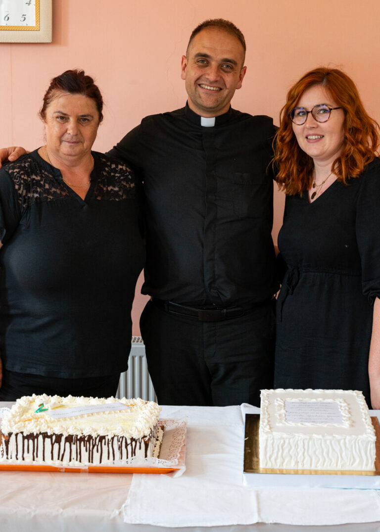 Ispracaj Zupnika Tomislava Dokoze u Srednjem Lipovcu