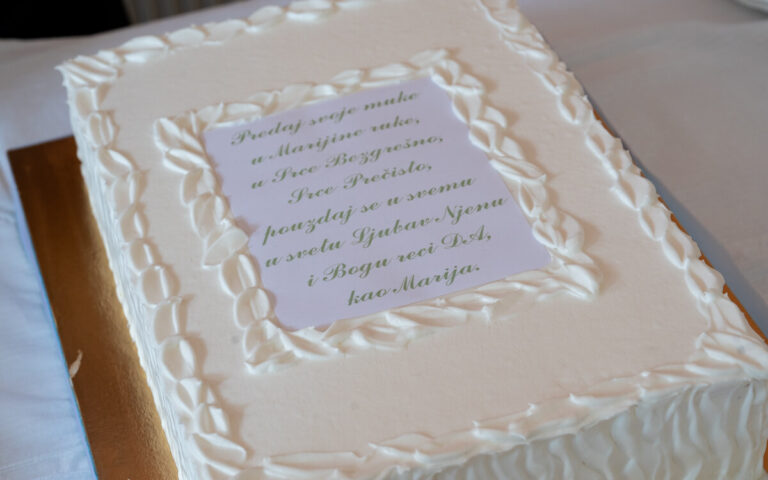 Ispracaj Zupnika Tomislava Dokoze u Srednjem Lipovcu